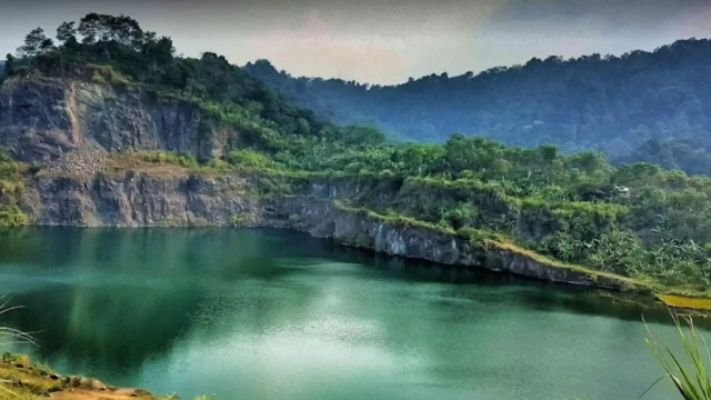 Danau Quarry Jayamix: Permata Tersembunyi di Bogor