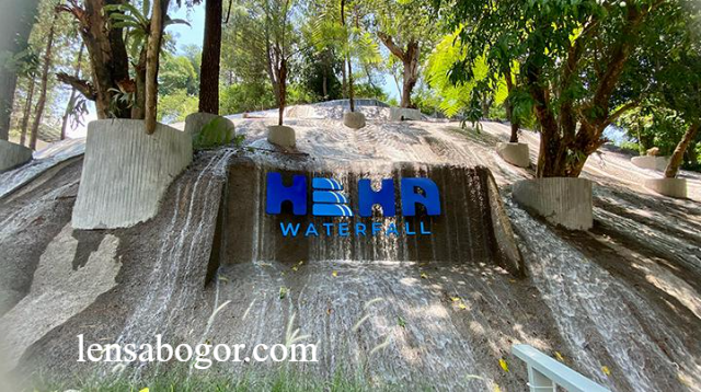 Megahnya HeHa Waterfall Puncak Bogor